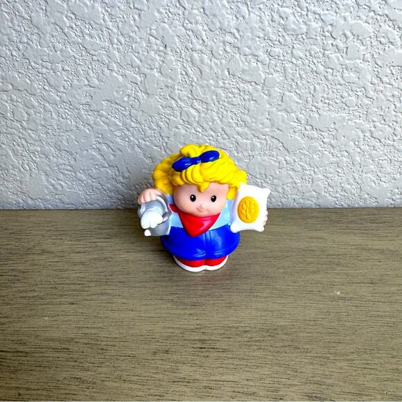 Fisher-Price Little People Sarah Lynn Milkmaid - Feed, Milk Bucket, Grain - Picture 1 of 5